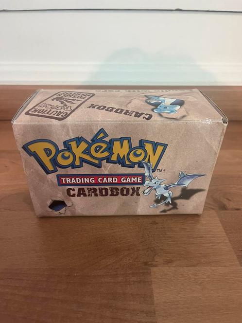 Fossil boosterbox (empty), Hobby en Vrije tijd, Verzamelkaartspellen | Pokémon, Boosterbox, Ophalen of Verzenden
