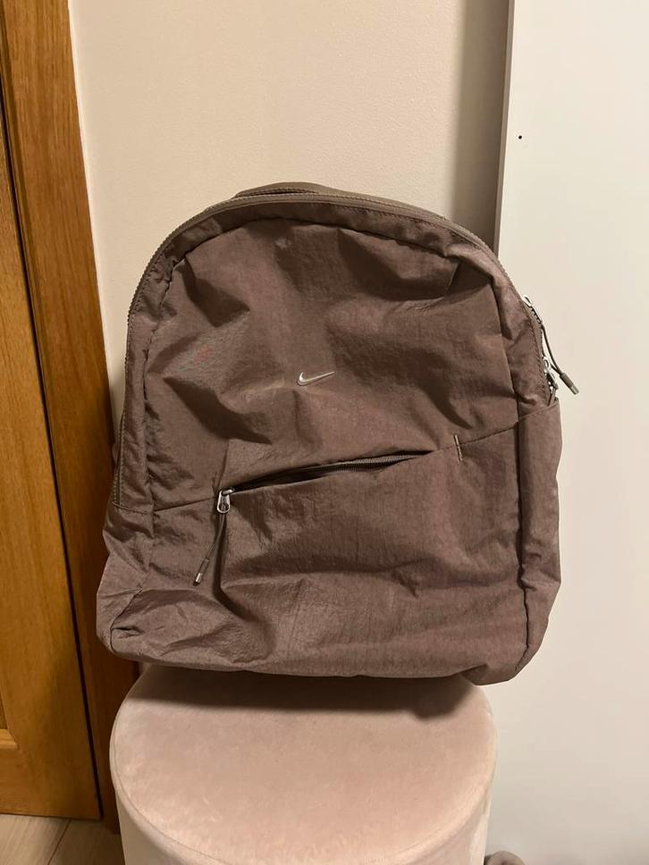 Nike rugzak, Handtassen en Accessoires, Tassen | Rugtassen, Nieuw, Overige merken, 25 tot 40 cm, 45 tot 60 cm, Ophalen of Verzenden