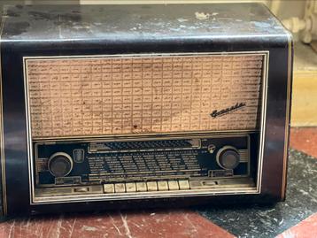Radio à tubes  beschikbaar voor biedingen