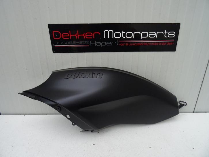 Linker Tankkap / Zijkap Ducati Diavel 1260 / 1260S 2019-2022, Motoren, Onderdelen | Ducati, Gebruikt, Ophalen of Verzenden