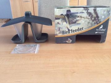 Te koop vogel  voeder huisje  beschikbaar voor biedingen