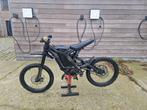 Surron lightbee lb x offroad cross, Fietsen en Brommers, Ophalen, 50 km per accu of meer