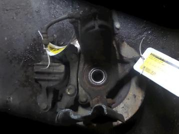 Fusee rechts-voor van een Peugeot 207