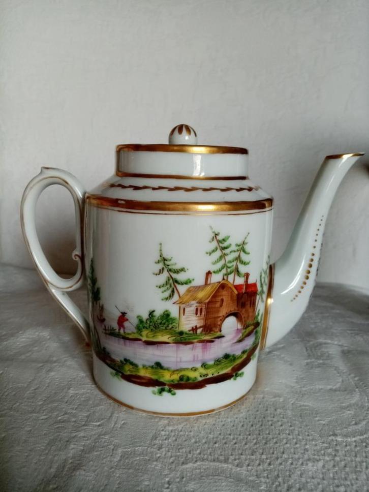 Théière porcelaine de Bruxelles Cretée P. Louis 1768/1813, Antiquités & Art, Antiquités | Porcelaine, Enlèvement ou Envoi