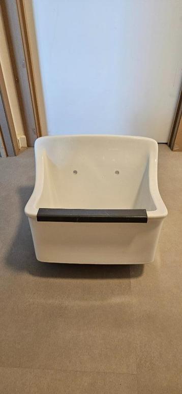 Gootsteen voor bijkeuken of garage beschikbaar voor biedingen