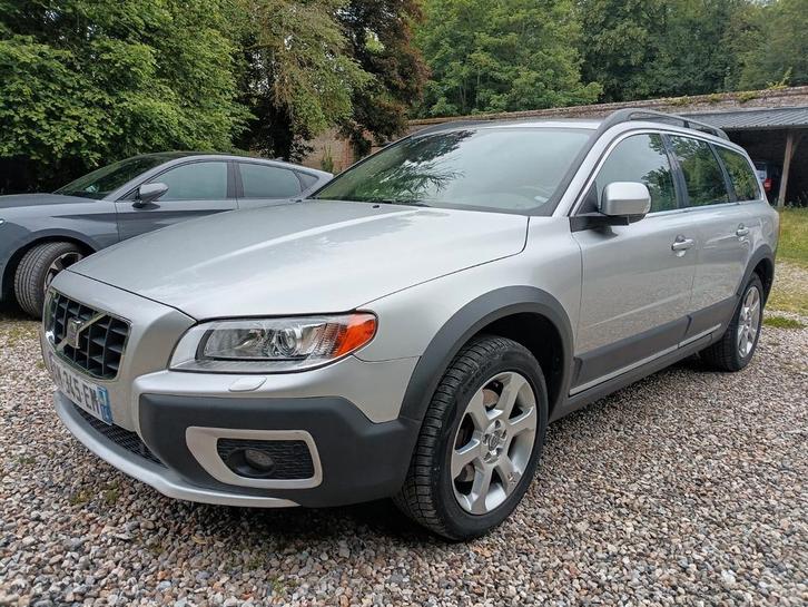 Volvo XC70 4x4 impeccable, Auto's, Volvo, Particulier, XC70, 4x4, Diesel, Break, 5 deurs, Handgeschakeld, Zilver of Grijs, Leder