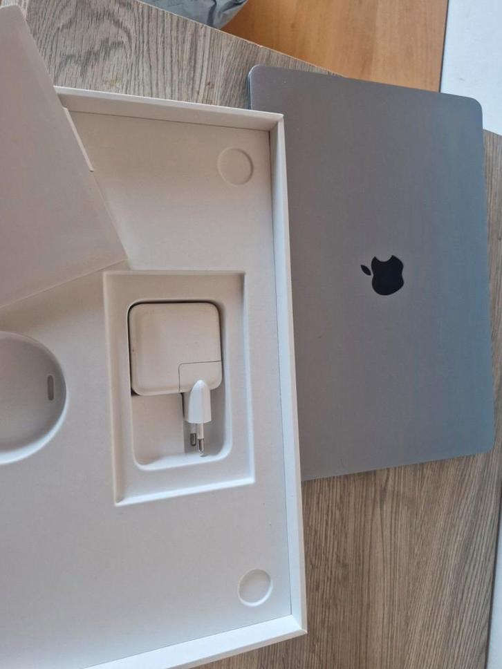 Macbook Air M1 2020, Computers en Software, Apple Macbooks, Gebruikt, MacBook, 13 inch, 3 tot 4 Ghz, 256 GB, 8 GB, Ophalen