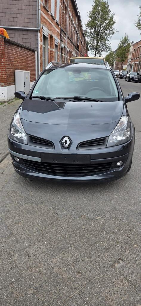 Renault  clio  1.5 diesel bj 2009, Auto's, Renault, Particulier, ABS, Adaptive Cruise Control, Airbags, Airconditioning, Alarm