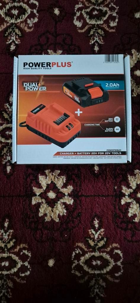 Powerplus dual 20v batterij en oplader nieuw, 
Vaste prijs, Doe-het-zelf en Bouw, Gereedschap | Machine-onderdelen en Toebehoren