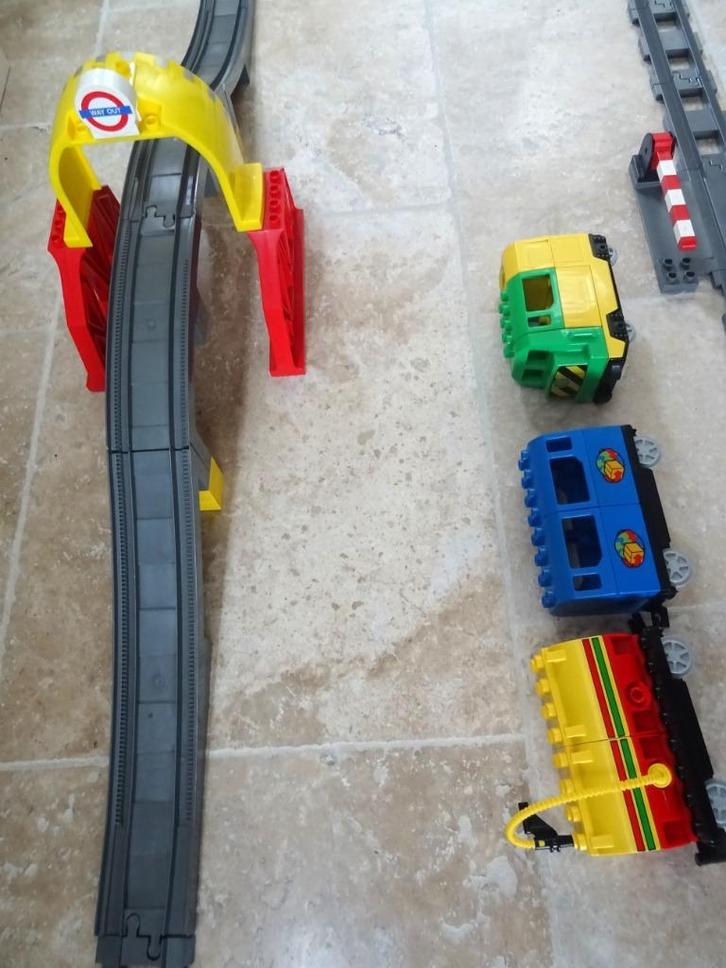 Duplo groot treincircuit met accessoires, Kinderen en Baby's, Speelgoed | Duplo en Lego, Gebruikt, Duplo, Complete set, Ophalen of Verzenden