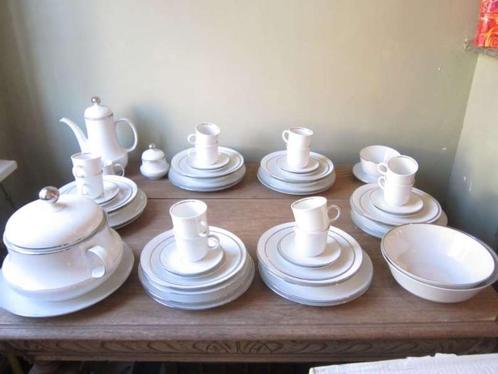 Oud koffie en eetservies Bavaria Tirchenreuth, Huis en Inrichting, Keuken | Servies, Gebruikt, Compleet servies, Porselein, Ophalen of Verzenden
