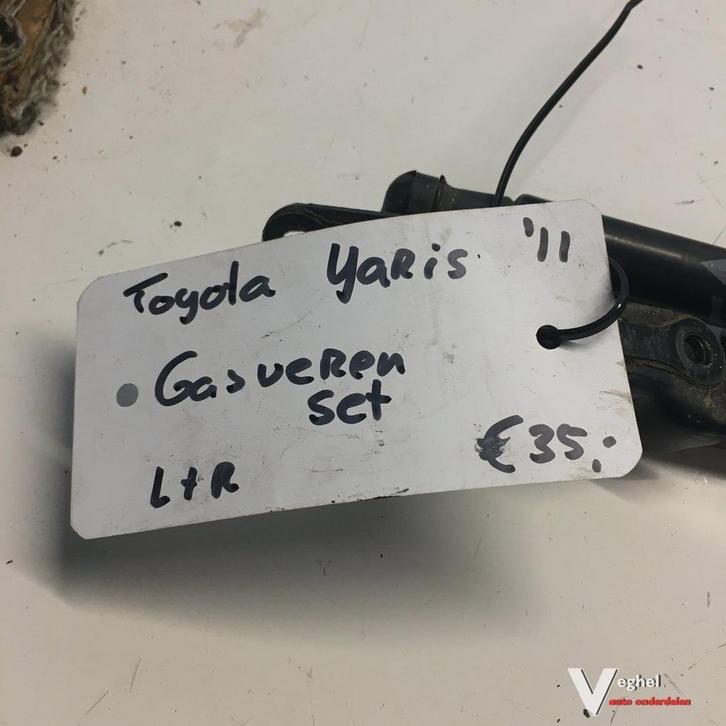 Toyota Yaris 2011 Gasveren set achterklep, Auto-onderdelen, Carrosserie, Gebruikt, Ophalen of Verzenden