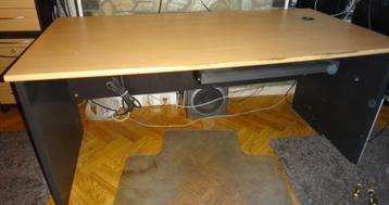 Bureau beschikbaar voor biedingen