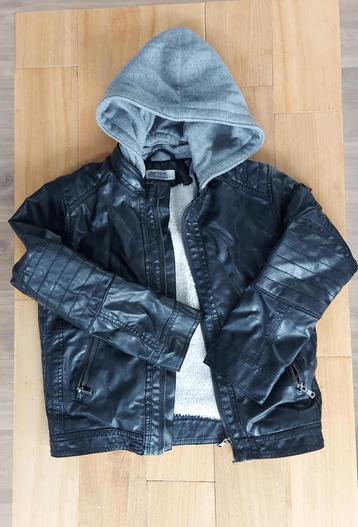 Veste en similicuir taille 134 beschikbaar voor biedingen