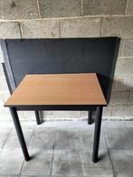 Zeer sterke tafel met metalen onderstel, Ophalen, Zo goed als nieuw