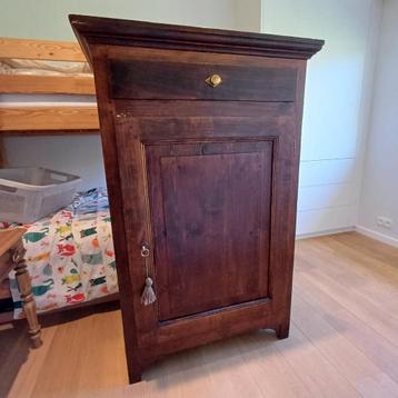 Meubel Bonheur du jour.  beschikbaar voor biedingen