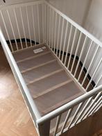 Babybed  IKEA, Kinderen en Baby's, Kinderkamer | Bedden, Ophalen, Gebruikt