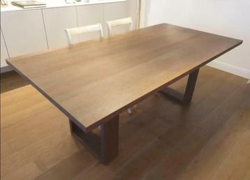 Massief houten tafel van 200x100 voor 6-8 personen