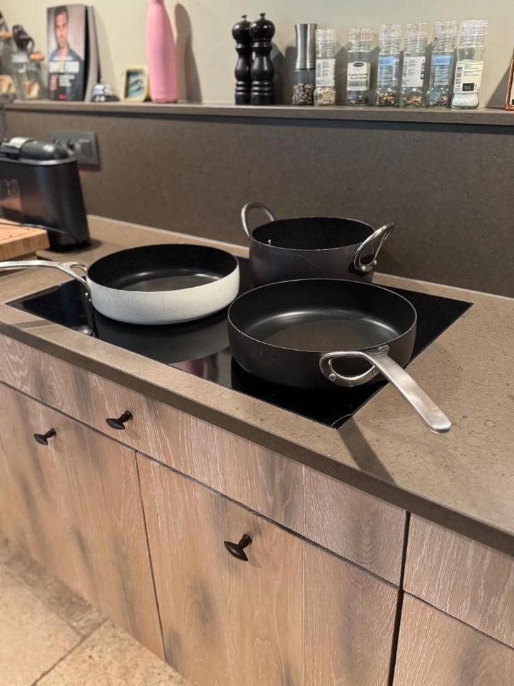 Set van 3 pannen Pascale Naessens, Huis en Inrichting, Keuken | Potten en Pannen, Gebruikt, Pannenset, Aluminium, Ophalen