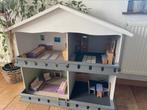 Gemeubileerd poppenhuis, Verzamelen, Poppenhuizen en Toebehoren, Zo goed als nieuw