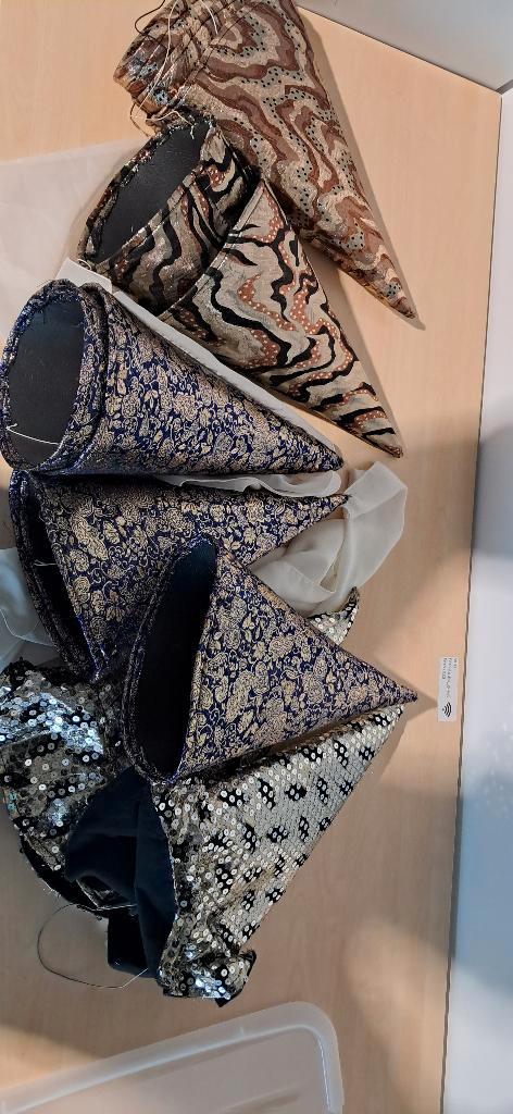 Theatrale feesthoeden, Hobby & Loisirs créatifs, Articles de fête, Utilisé, Enlèvement