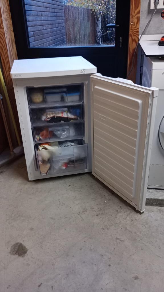 Whirlpool diepvrieskast, Elektronische apparatuur, Vriezers en Diepvrieskisten, Zo goed als nieuw, Vrijstaand, Vrieskast, 85 tot 120 cm