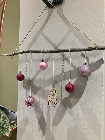 Kerstversiering zelfgecreëerde Kerstdecoratie  kerstballen beschikbaar voor biedingen