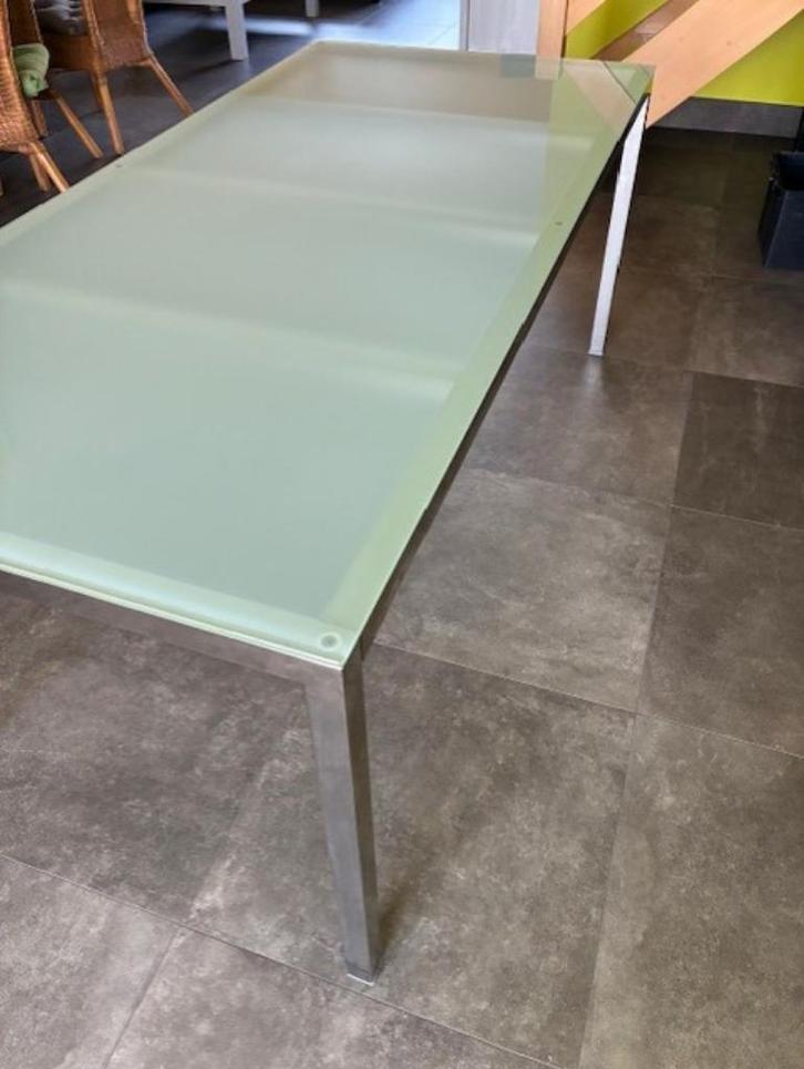 Eet tafel met glazen blad en metalen poten 1,8m, Huis en Inrichting, Tafels | Eettafels, Zo goed als nieuw, 50 tot 100 cm, 150 tot 200 cm