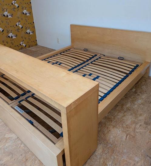 MALM bed 160x200 met roltafel, Huis en Inrichting, Slaapkamer | Bedden, Zo goed als nieuw, Ophalen