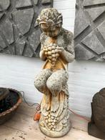 Tuinbeeld druivenmannetje in oudwit, Antiek en Kunst, Curiosa en Brocante, Ophalen