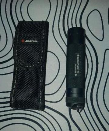 Ledlenser T2 zaklamp – werkt perfect + hoes inbegrepen  beschikbaar voor biedingen
