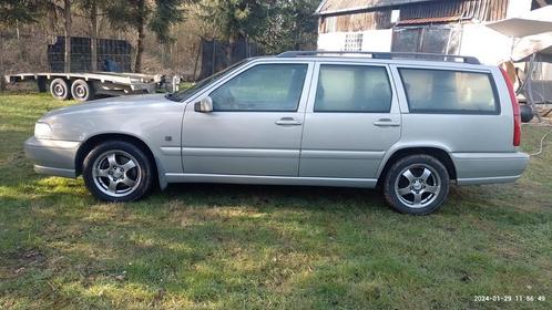 Volvo V70 2, 4 L, Autos, Volvo, Particulier, V70, ABS, Airbags, Air conditionné, Alarme, Ordinateur de bord, Verrouillage central