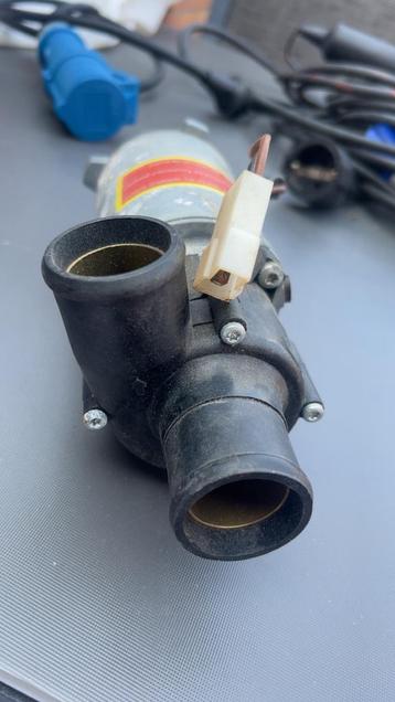 BOSH, (koel) water of vuilwater 24V elektrishe pomp. beschikbaar voor biedingen
