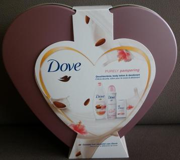 Verzorgingspakketjes: Dove, Sense of Spa, Sandalwood Rose beschikbaar voor biedingen