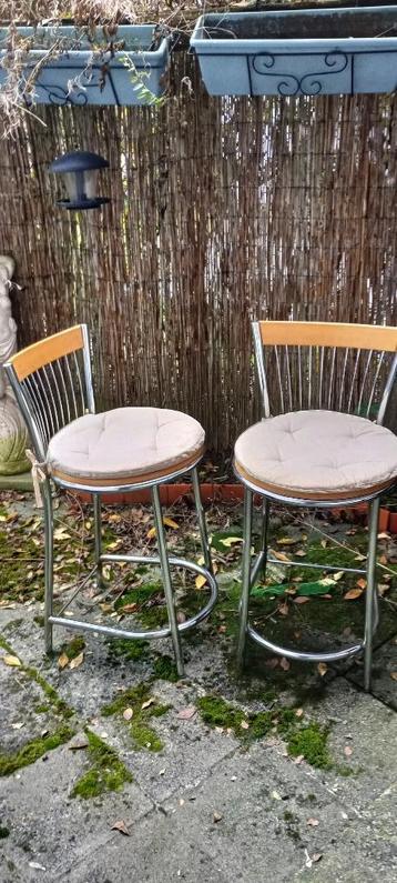 2 tabourets de bar beschikbaar voor biedingen