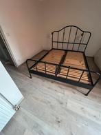 Gratis af te halen metalen bedframe plus lattenbodem 160cm, Huis en Inrichting, Slaapkamer | Bedden, Ophalen, Zwart, Tweepersoons