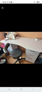 Table de manucures avec tabouret ergonomique, Zakelijke goederen, Kantoor en Winkelinrichting | Kantoorartikelen, Ophalen