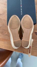Tommy Hilfiger sleehak schoenen, Kleding | Dames, Ophalen, Beige, Nieuw, Pumps