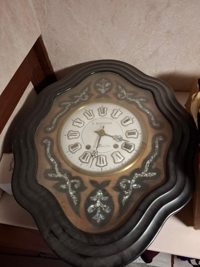 Antieke klok 19e eeuw met luxueuse parelmoer inleg, Antiquités & Art, Antiquités | Horloges, Enlèvement