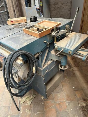 machine à travailler le bois disponible aux enchères