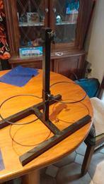 Honden eetbakhouder, Enlèvement, Utilisé