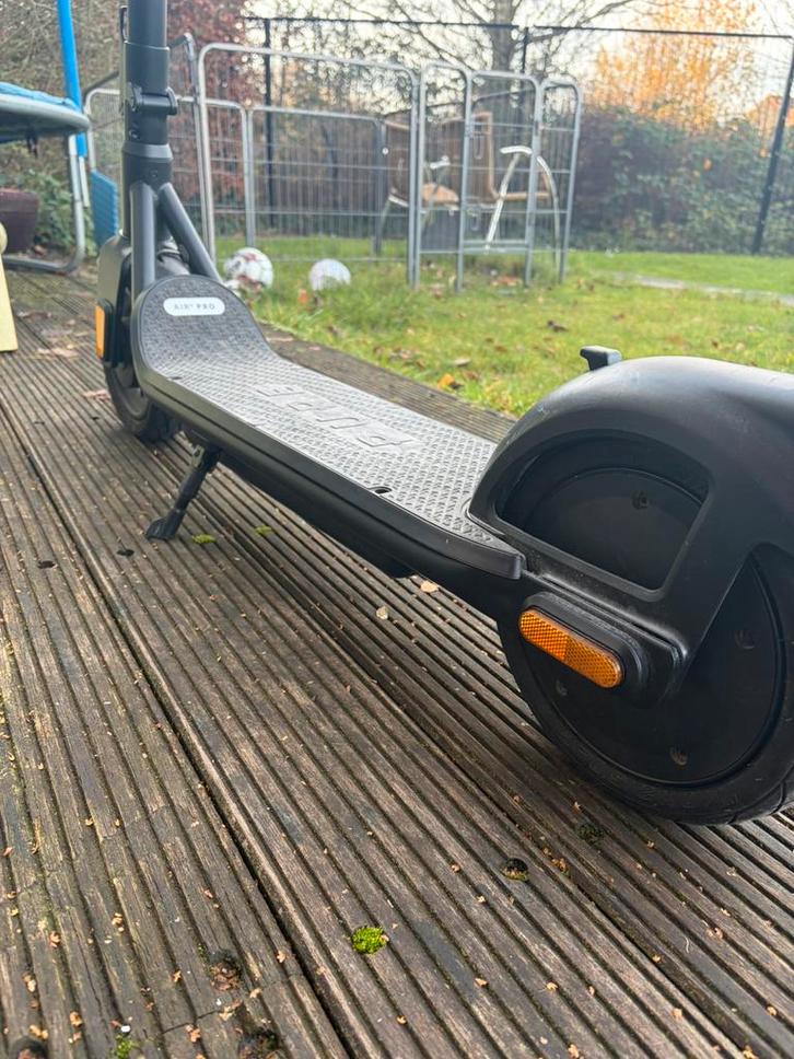 Pure Air 4 Pro, Fietsen en Brommers, Steps, Zo goed als nieuw, Ophalen