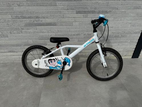 Kinderfiets Btwin 16 inch – met kettingkast, Fietsen en Brommers, Fietsen | Kinderfietsjes, Zo goed als nieuw, Ophalen