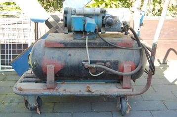 Compressor, Moins de 200 litres/min, Enlèvement, Utilisé, 6 à 10 bars