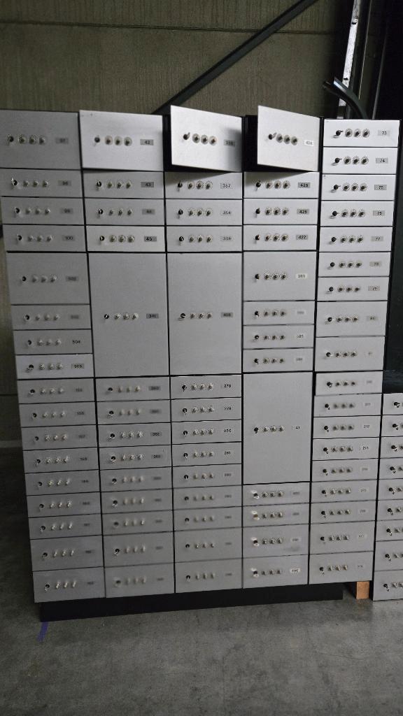 Bank kluis brandkast, Huis en Inrichting, Brandblussers en Brandkasten, Gebruikt, Brandkast, Ophalen