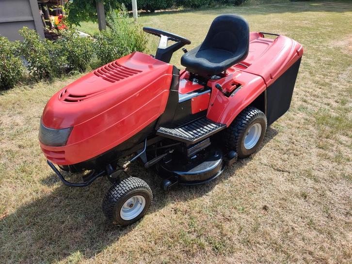 Motec zitmaaier zeer goede staat briggs and straton motor, Tuin en Terras, Zitmaaiers, Opvangbak, Ophalen