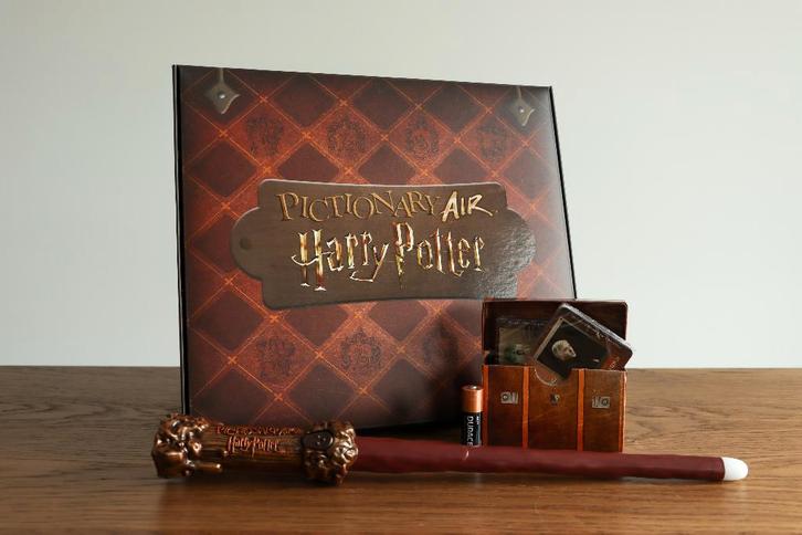 Harry Potter Pictionary Air (Nederlands), Hobby en Vrije tijd, Gezelschapsspellen | Bordspellen, Nieuw, Een of twee spelers, Drie of vier spelers