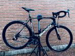 Vélo de route Bianchi entièrement en carbone entretenu à la, Vélos & Vélomoteurs, Comme neuf, Carbone, Enlèvement ou Envoi