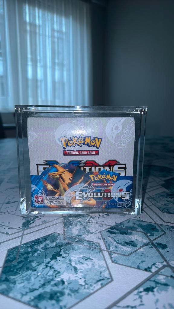 Xy evolutions booster box, Hobby en Vrije tijd, Verzamelkaartspellen | Pokémon, Zo goed als nieuw, Booster, Ophalen