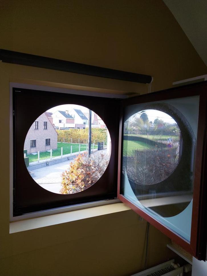 Rond raam in aluminium met buitenscreen, Doe-het-zelf en Bouw, Glas en Ramen, Zo goed als nieuw, Gevelraam of Ruit, 80 tot 120 cm